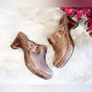 FRYE Vintage Leather Mule